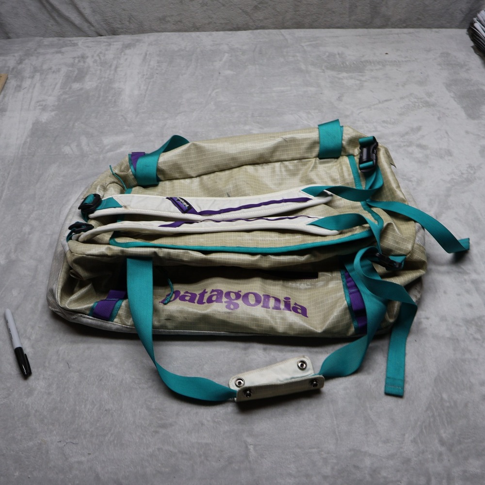 Patagonia Duffel Mens One Size White Black Hole Duffel 60L Ripstop Travel Rugged